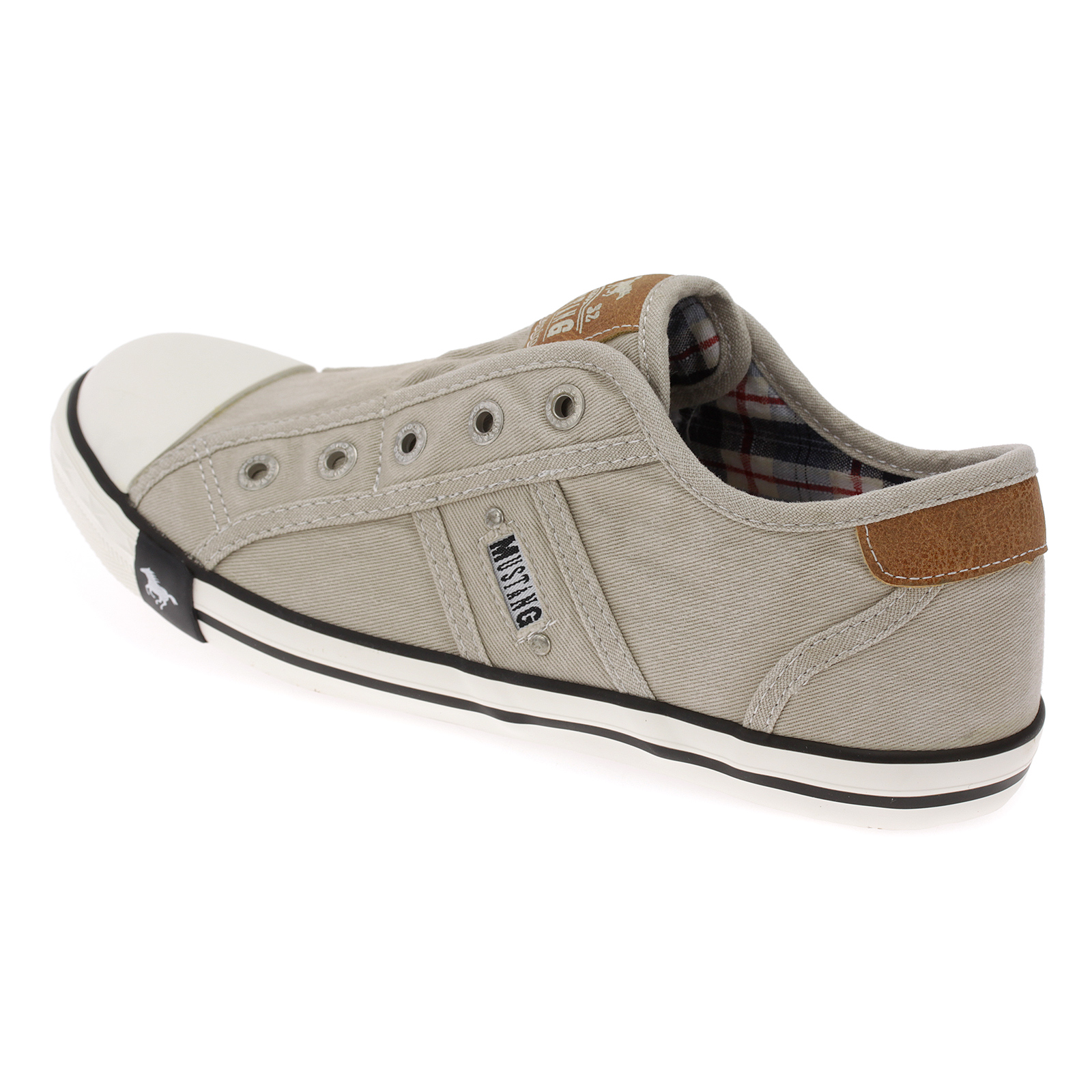 MUSTANG Trendige Low-Top Sneaker - Bequeme Slipper 1099-401